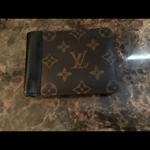 Brown like Vuitton men’ wallet
